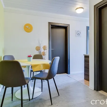 Gasthuis Apartments&rooms Laganini 3*