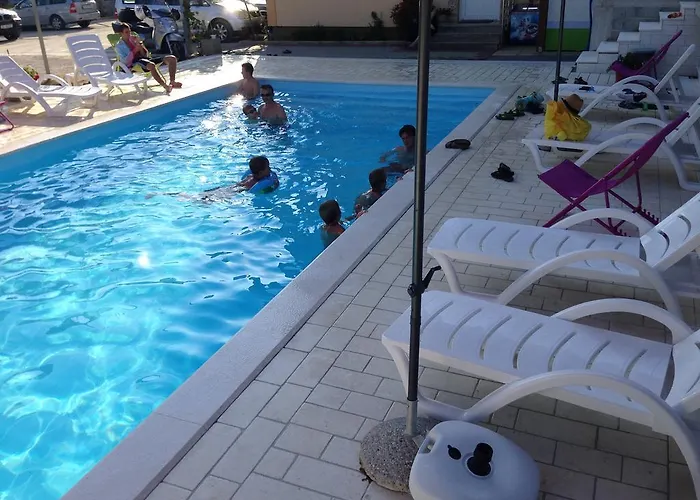 게스트하우스 & Laganini 자톤