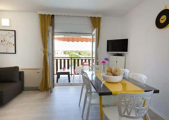 & Laganini 3* 자톤